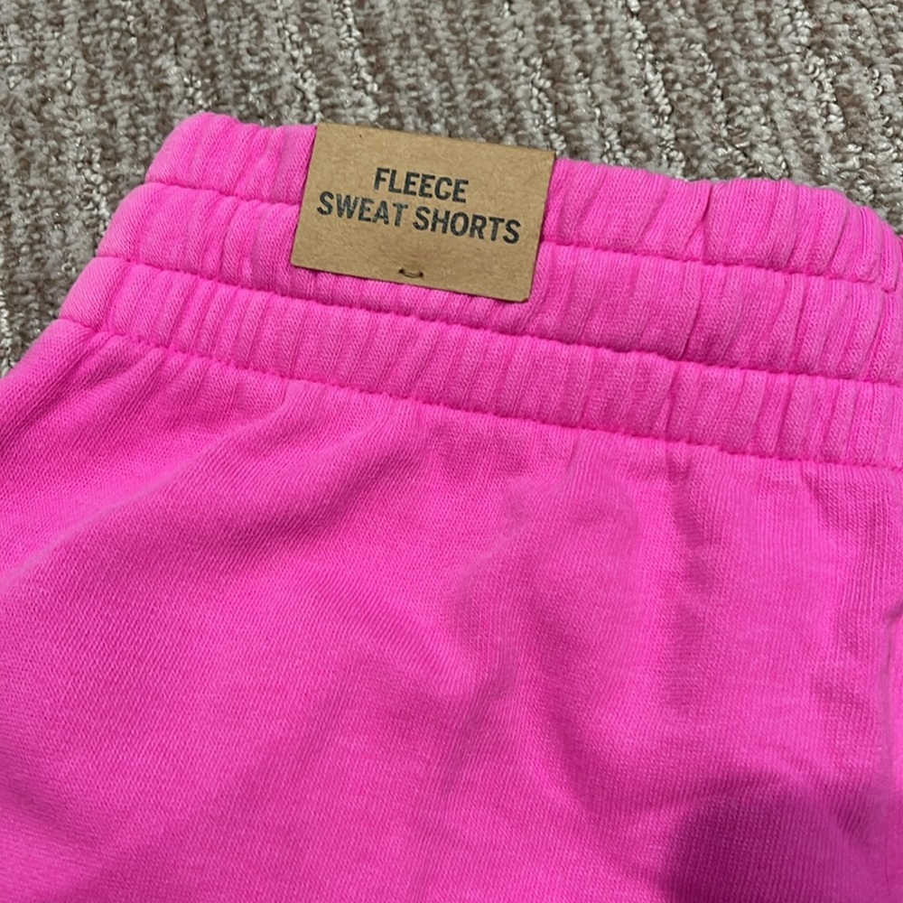 PINK - Picture 7 of 9